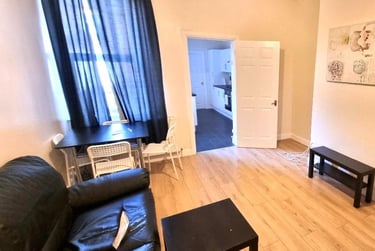 2 bed flat, Simonside Terrace, Heaton, Newcastle, NE65JY - Image 3